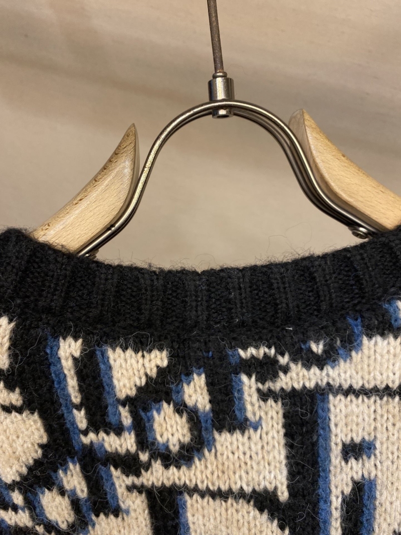 chr1st1an D10r sweaters